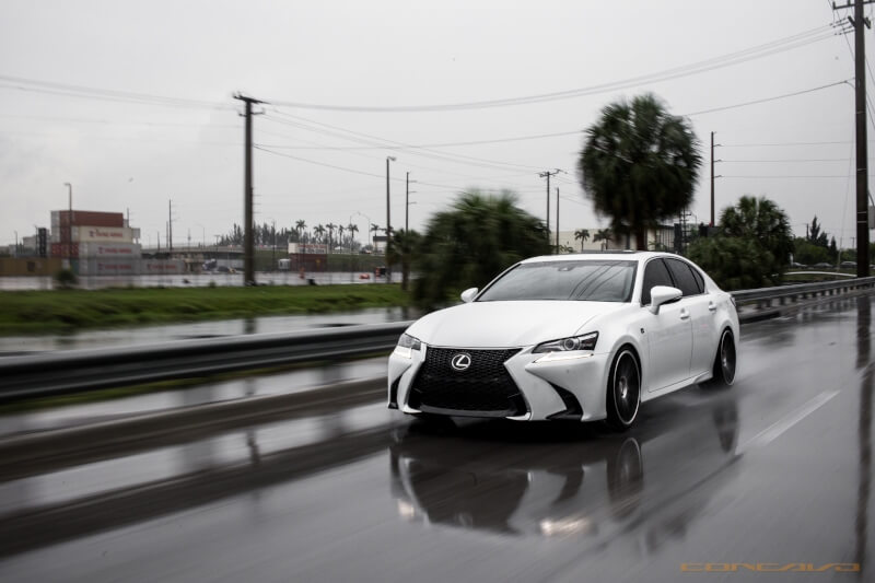renting de lexus