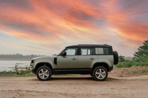 renting de land rover